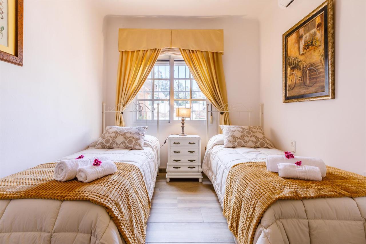 Villa La Orilla Benajarafe Bagian luar foto