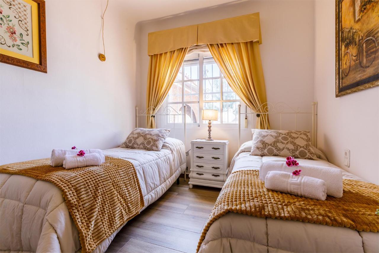 Villa La Orilla Benajarafe Bagian luar foto